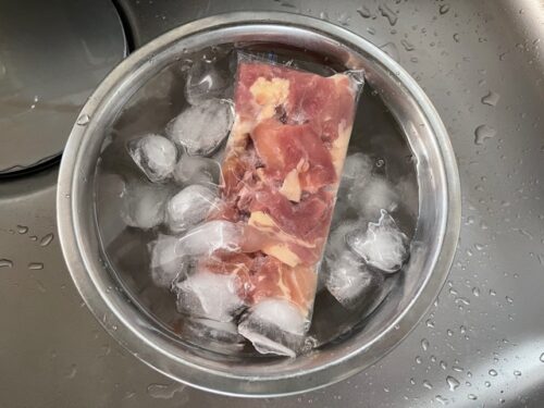 氷水による冷凍肉の解凍